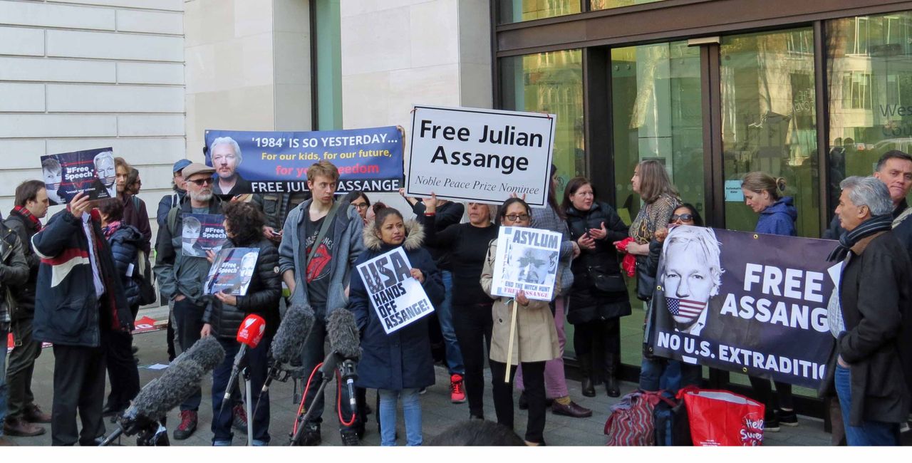 Army of lawyers prepares for Assange extradition battle