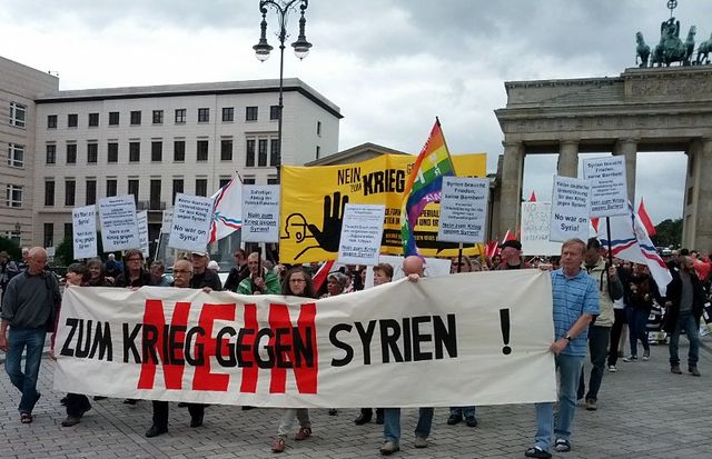 Antikriegsdemonstrationen in vielen deutschen Städten Demo-s03a