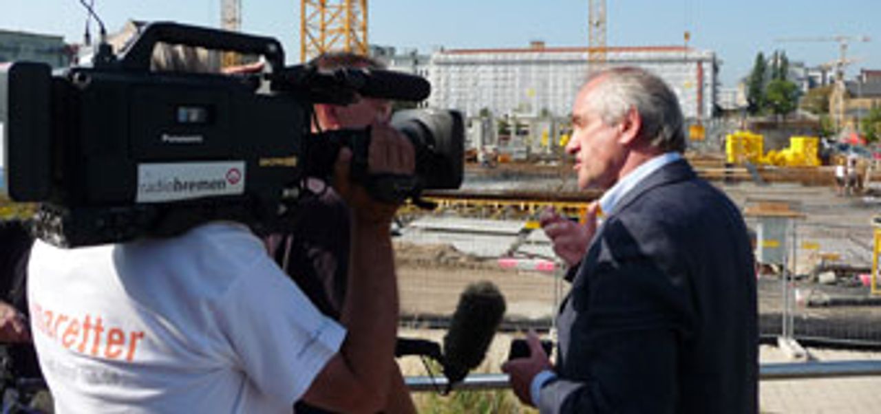 Ulrich Rippert wird von der ARD interviewt