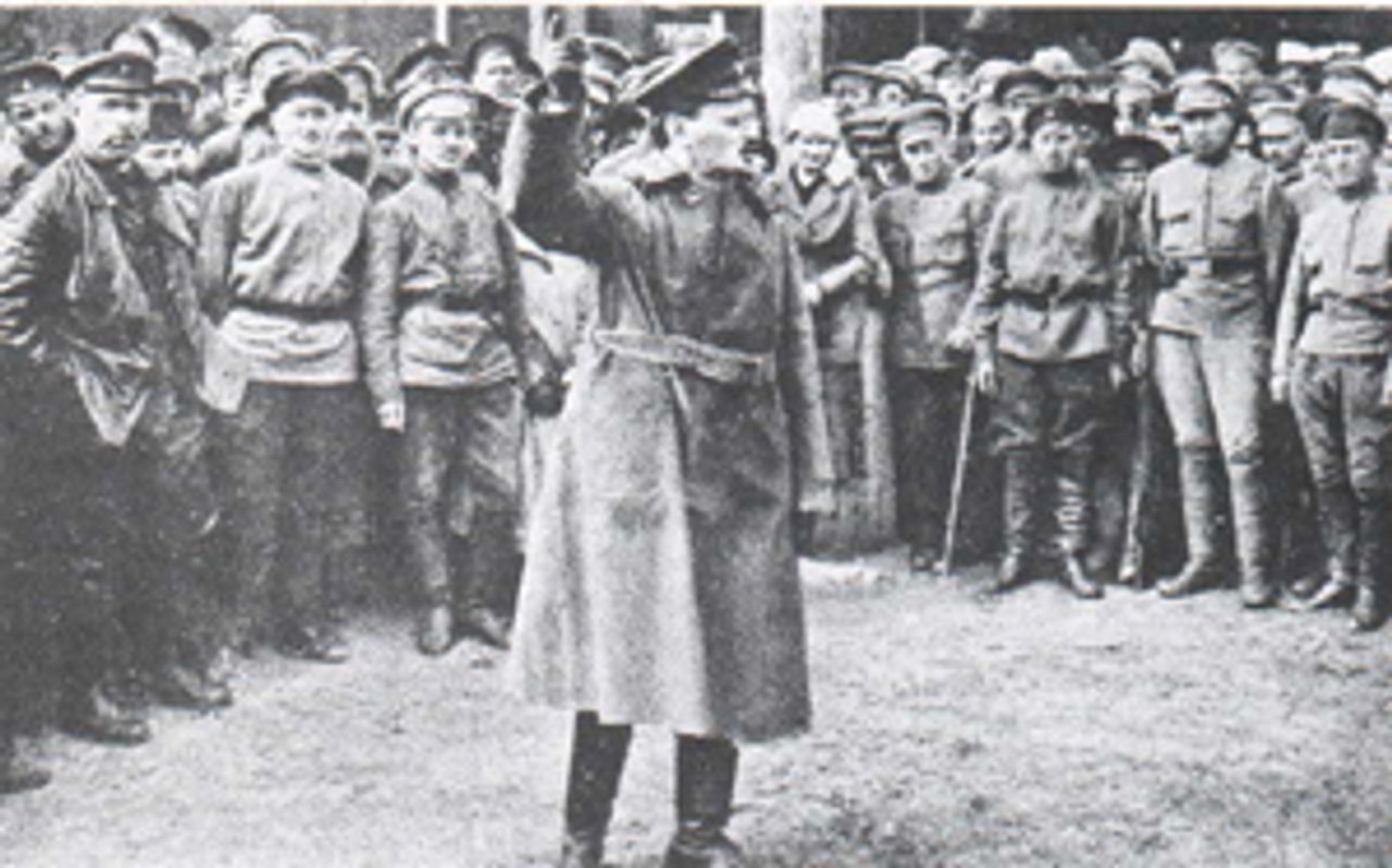 Trotzki führt die Rote Armee im Bürgerkrieg