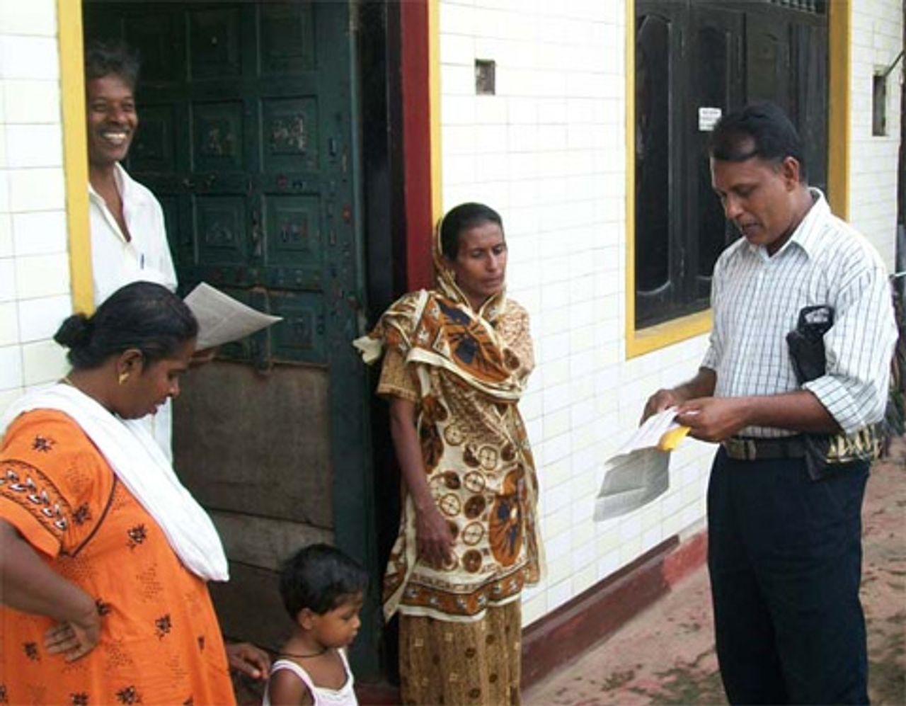 Galle residents speak with SEP  campaigner