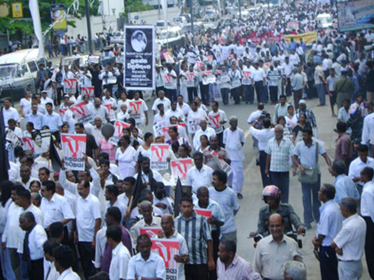 Wickrematunge’s funeral procession in Colombo