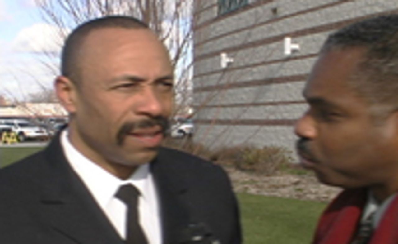 Thousands mourn Detroit firefighter
