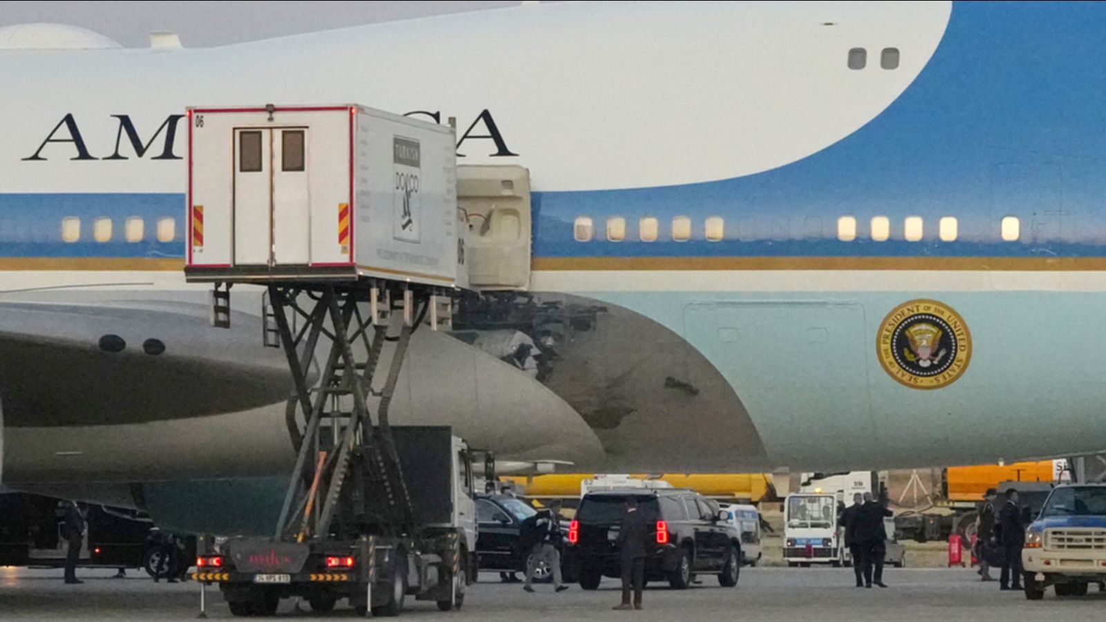 Le changement d’avion à Ankara révèle la panique et la désorientation qui règnent à la Maison-Blanche de Trump
