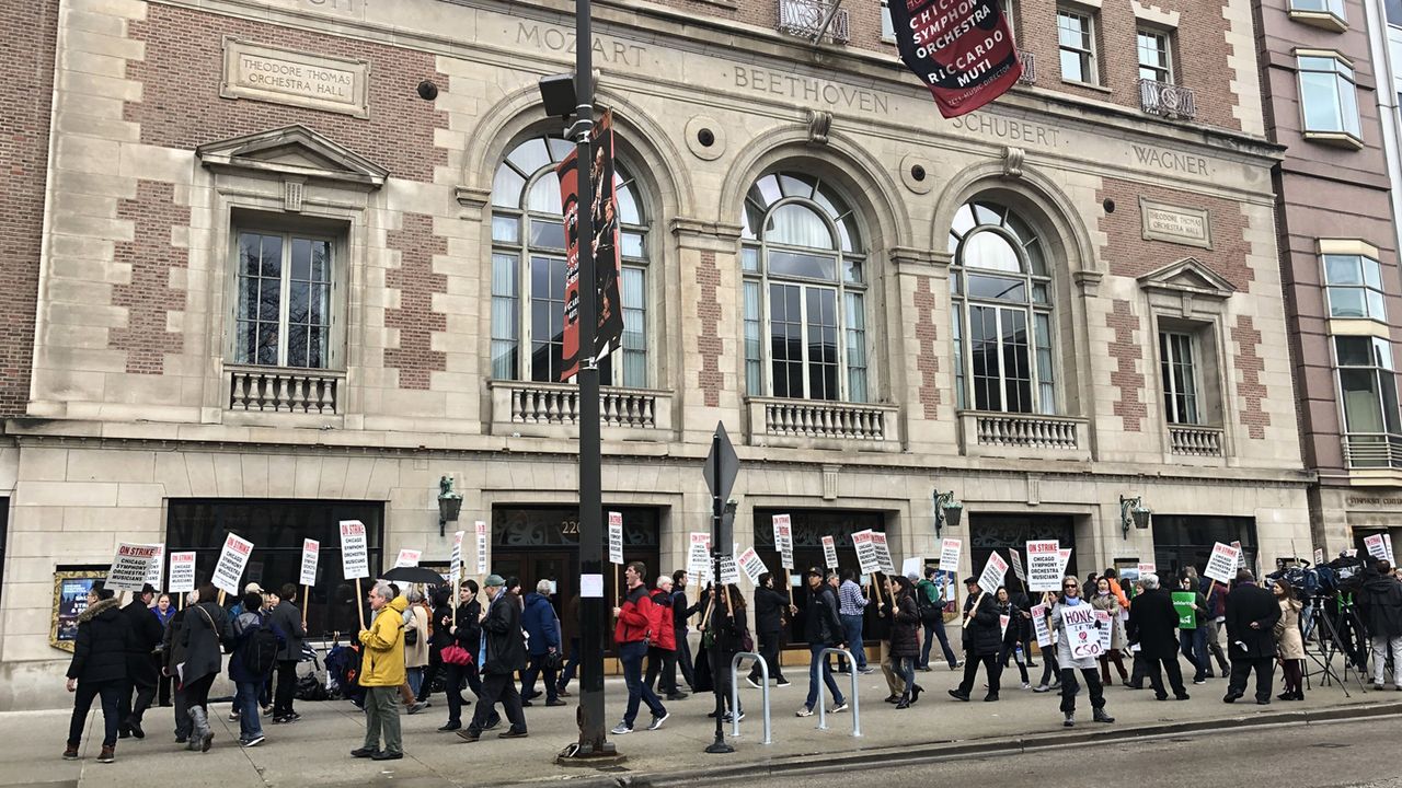 Chicago Symphony Orchestra strike nears end of first week - World Socialist  Web Site