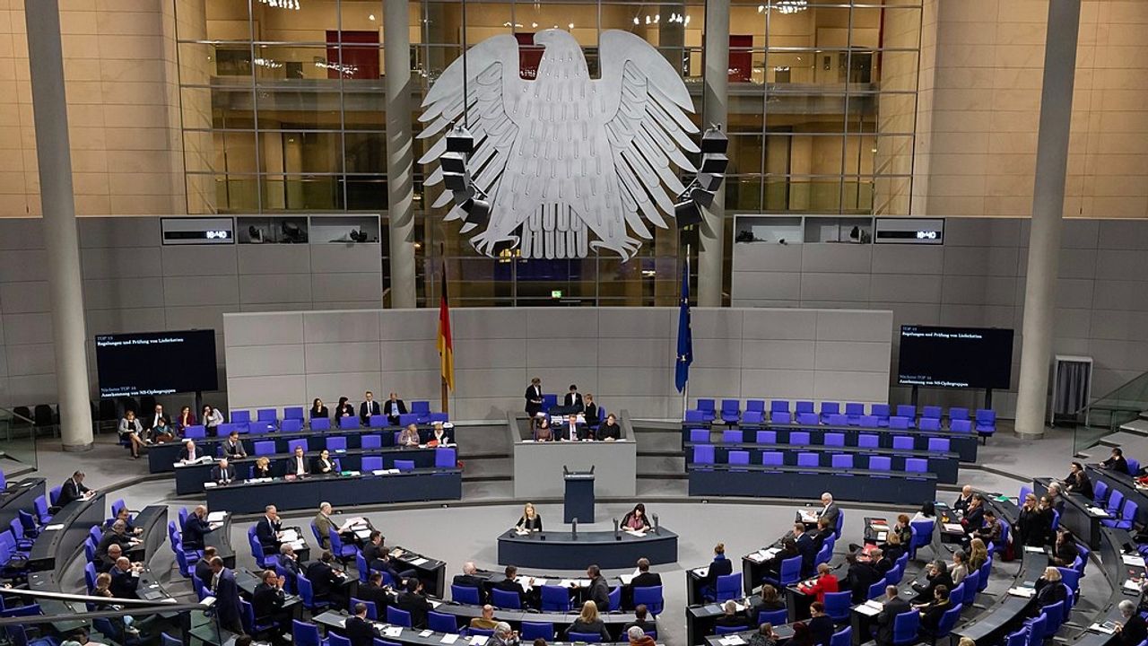 Önce hayat değil kâr: Alman parlamentosu büyük şirketler ve zenginler için  acil durum paketini kabul etti - World Socialist Web Site
