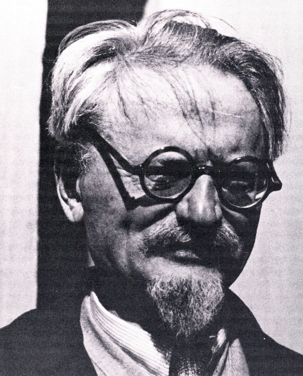 Leon trotsky role in russian revolution image