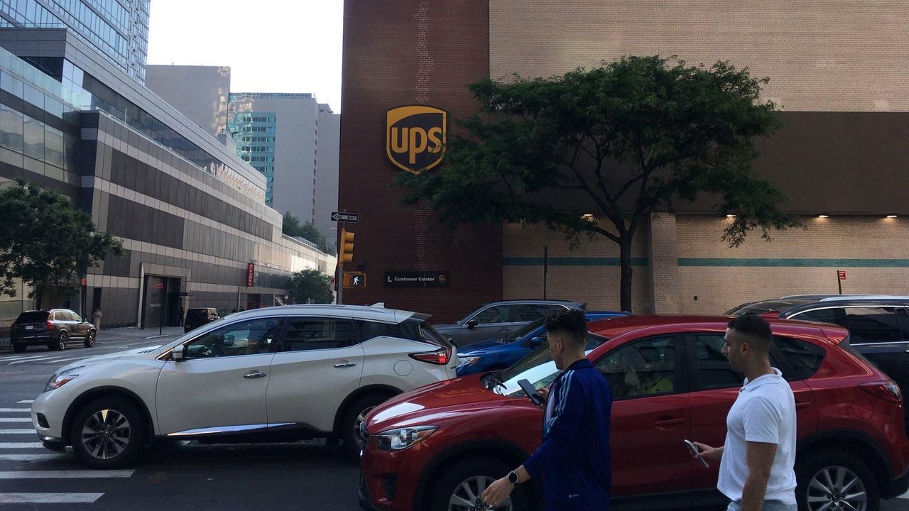 UPS part-timer in New York City speaks out against mass layoffs