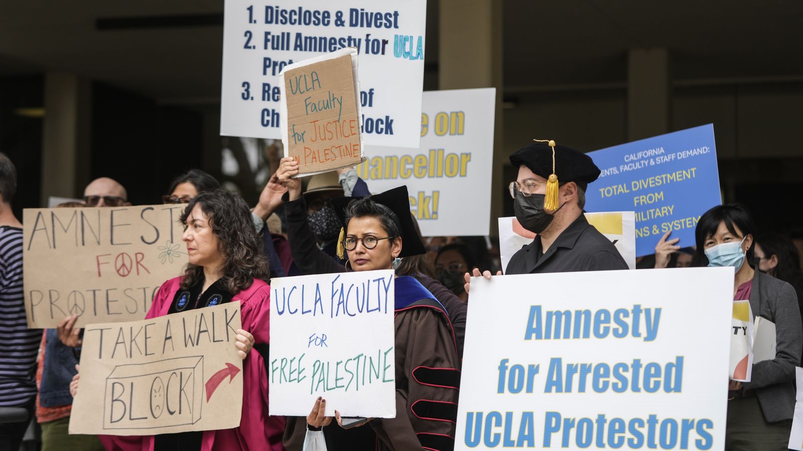 UAWの官僚組織、警察の弾圧に対する「スタンドアップ」ストライキをカリフォルニア大学サンタクルーズ校の1キャンパスに限定