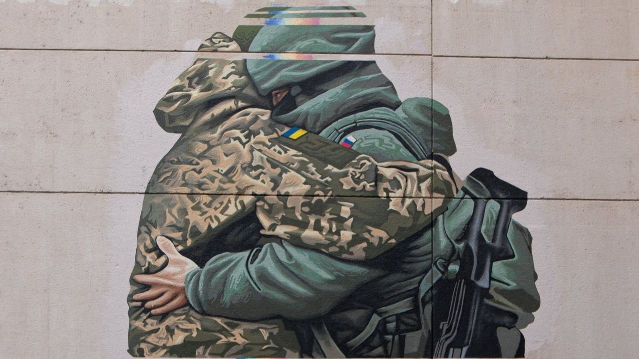 Melbourne artist pressured to take away anti-war mural after reactionary social media marketing campaign