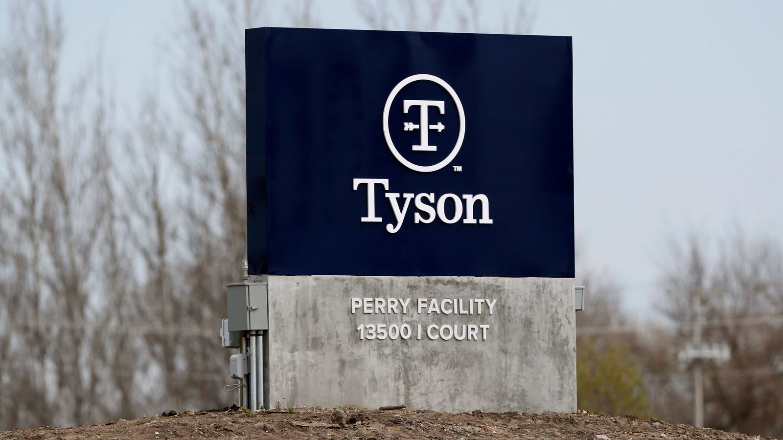 Tyson eliminates 3,200 jobs with closure of Nebraska beef plant
