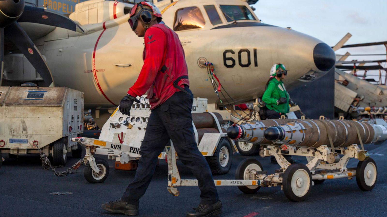 Conditions horribles à bord du porte-avions USS Abraham Lincoln : le mépris de la classe dirigeante pour les soldats qu’elle envoie à la guerre