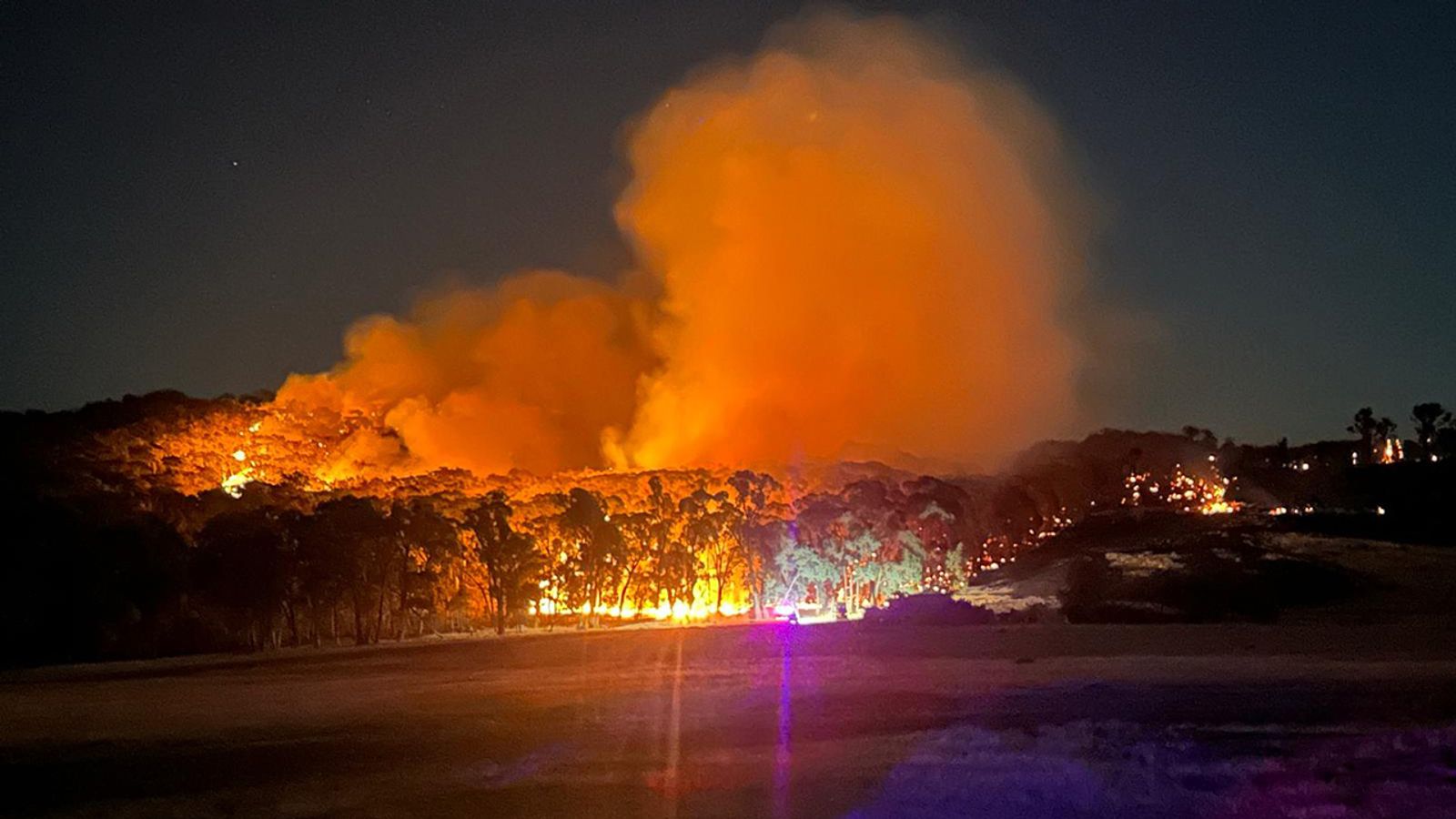 Devastating fires in Australian state of Victoria burn out of control
