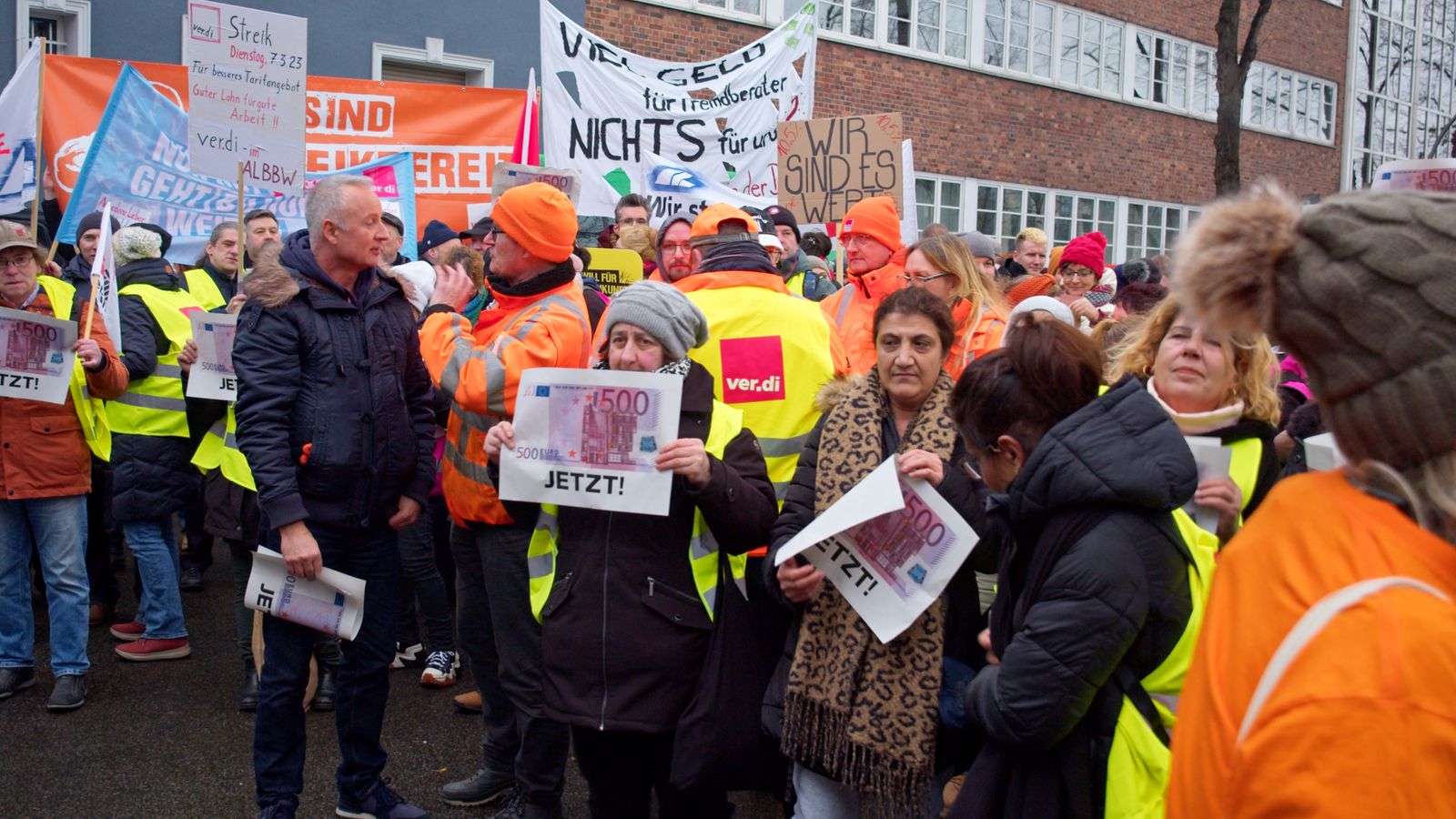 Berlin Senate Implements €3 Billion Budget Cuts: Impact on Transport, Education, and Culture - News Directory 3