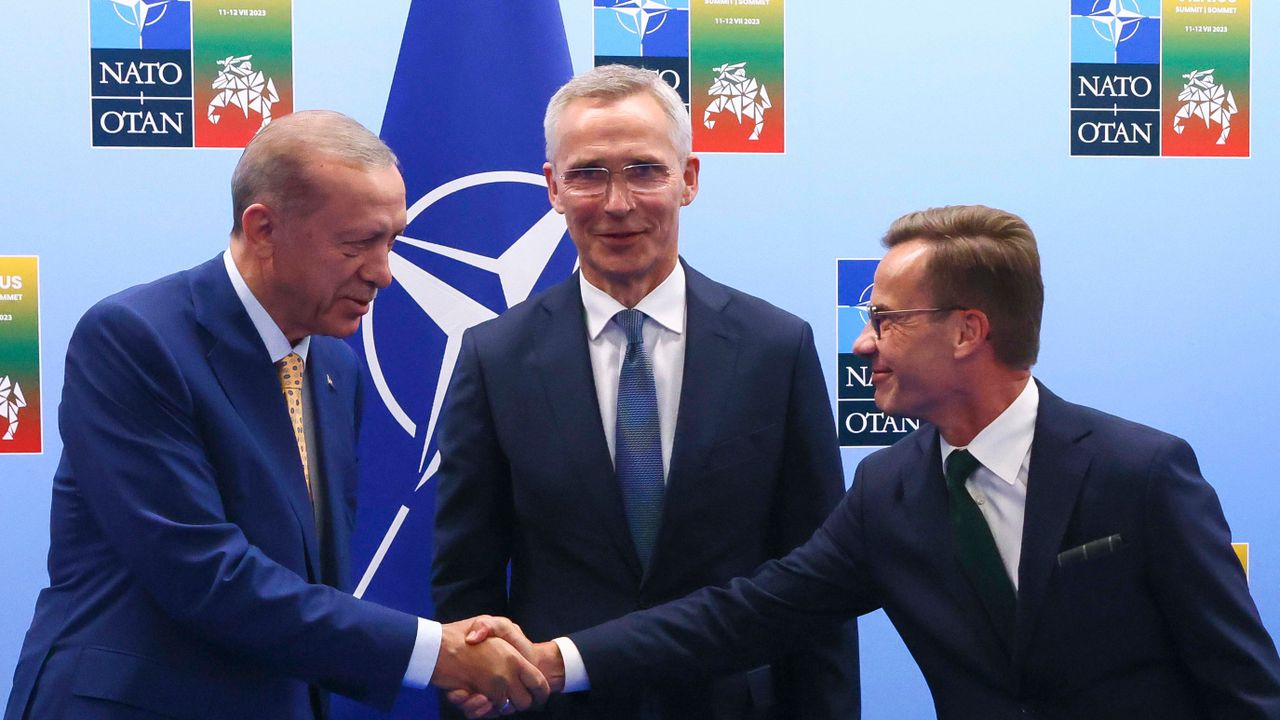 Rusya'ya karşı savaş kızışırken Türkiye İsveç'in NATO üyeliğini destekliyor