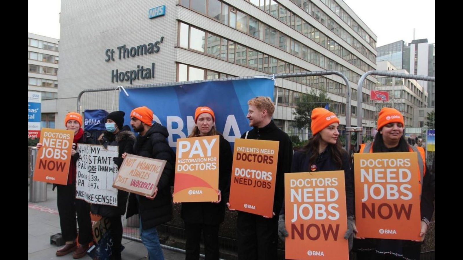 Resident doctors in England renew strike mandate for pay restoration and to end employment crisis