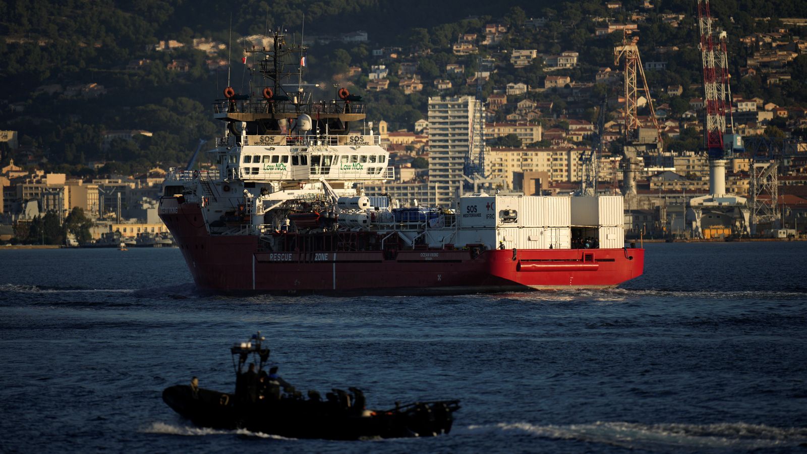 230 refugees land in France as spat with Italy sparks EU diplomatic ...
