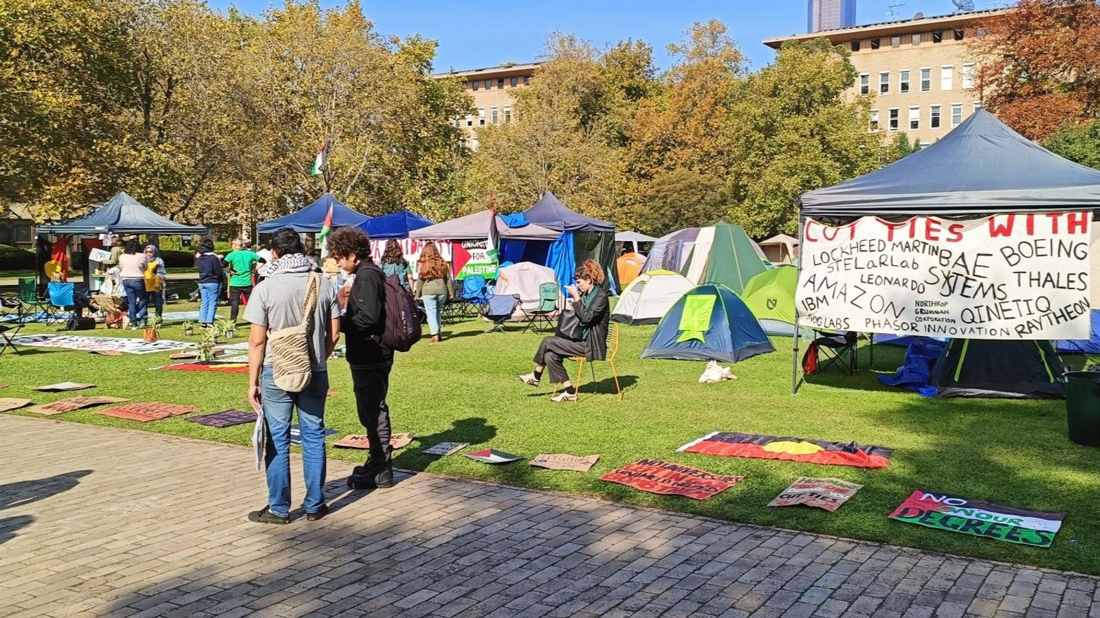 Studenten in Universitätslagern in Australien sprechen sich gegen Völkermord und Krieg im Gazastreifen aus