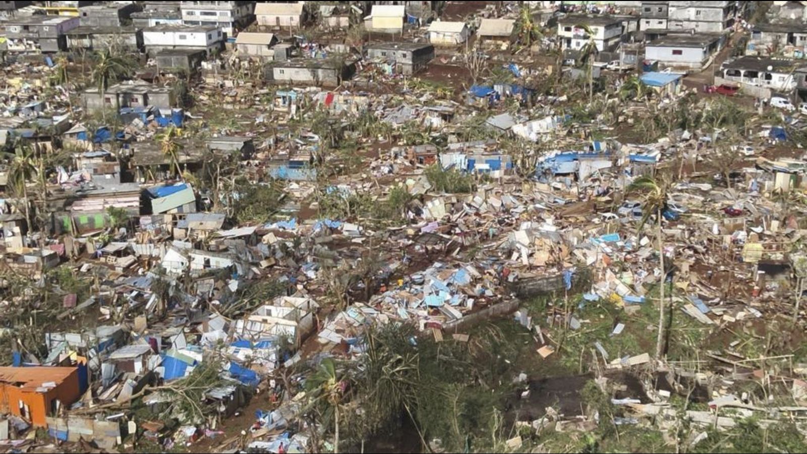 6万人が死亡の恐れ：サイクロン被害のマヨット島住民がマクロン氏にブーイング