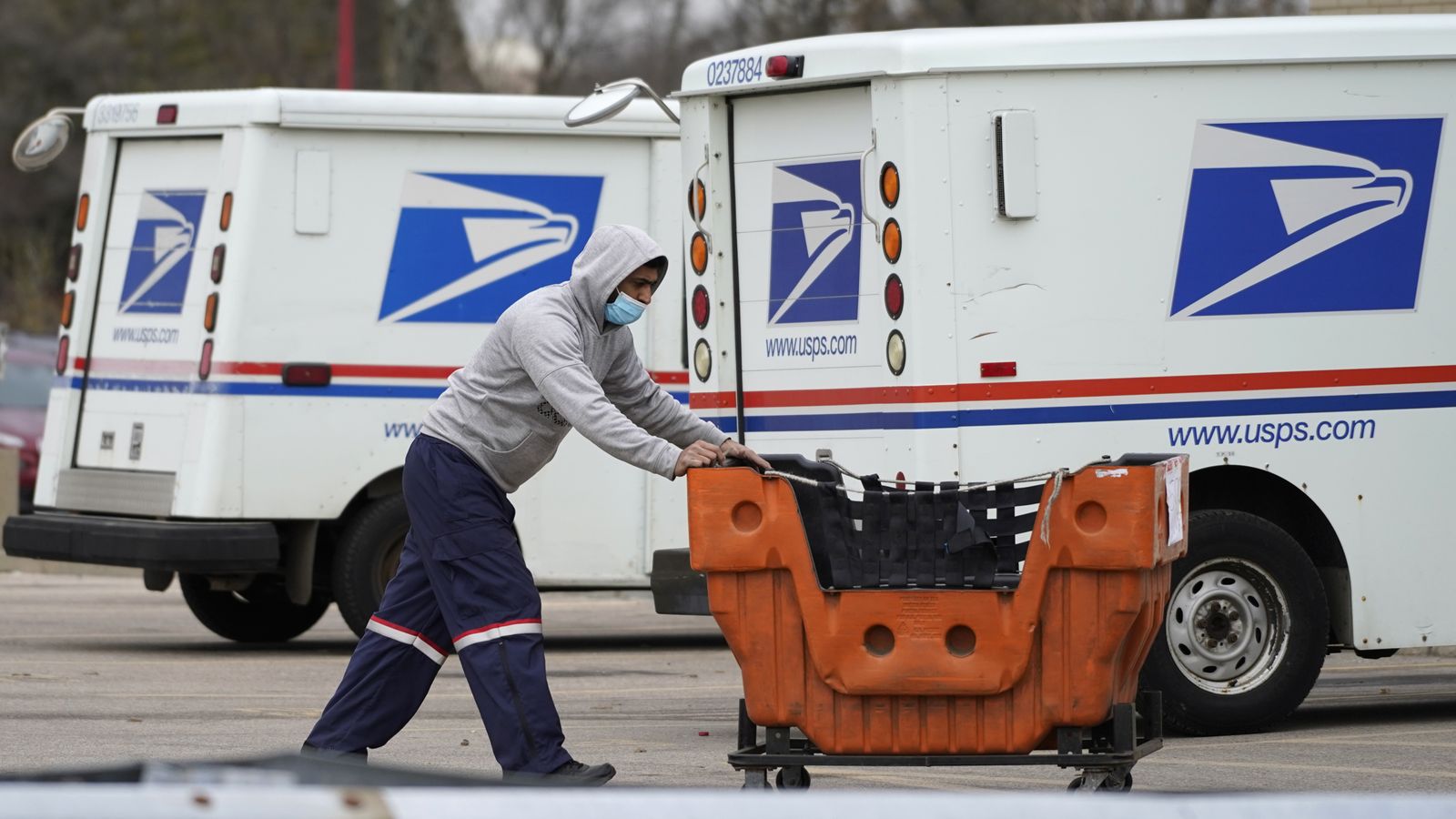 Ländliche Briefzusteller in den USA äußern sich zu massiven Lohnkürzungen aufgrund der neuen Vergütungsformel