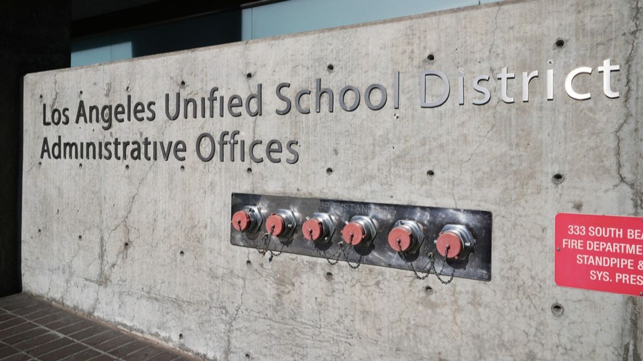 wsws.org - After strike betrayal, Los Angeles schools cut more than 1,000 jobs, with 6,000 more on the way in the coming years