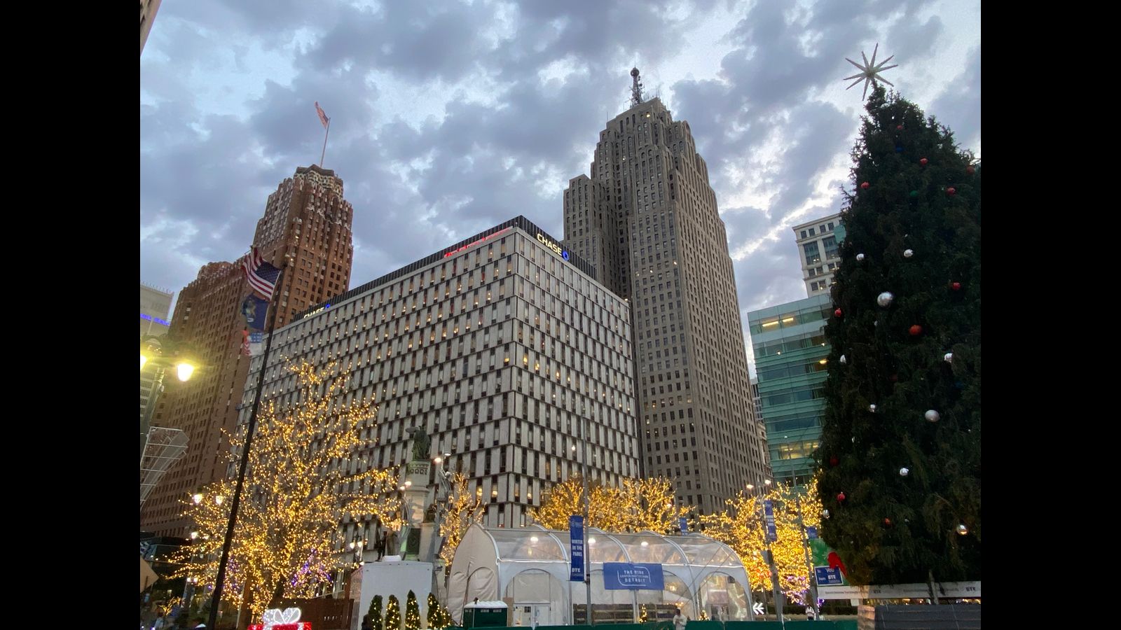 Christmas in Detroit: Holiday galas for the rich as GM workers face mass layoffs and low-income residents are evicted