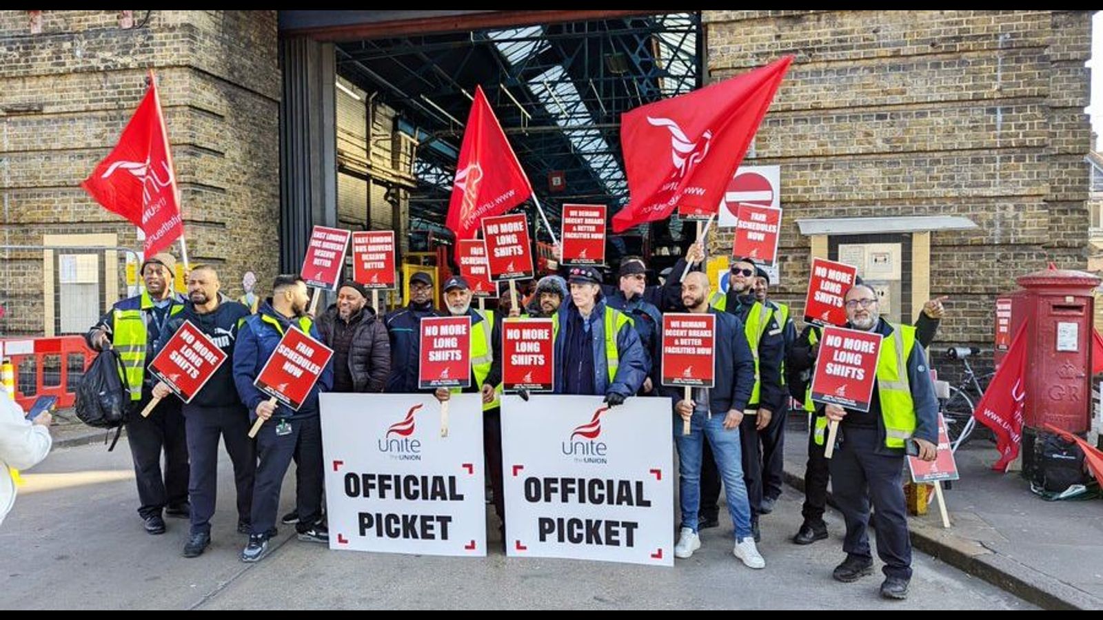 Bus drivers in East London strike against low pay and fatigue, defying strike-breaking operation by Stagecoach