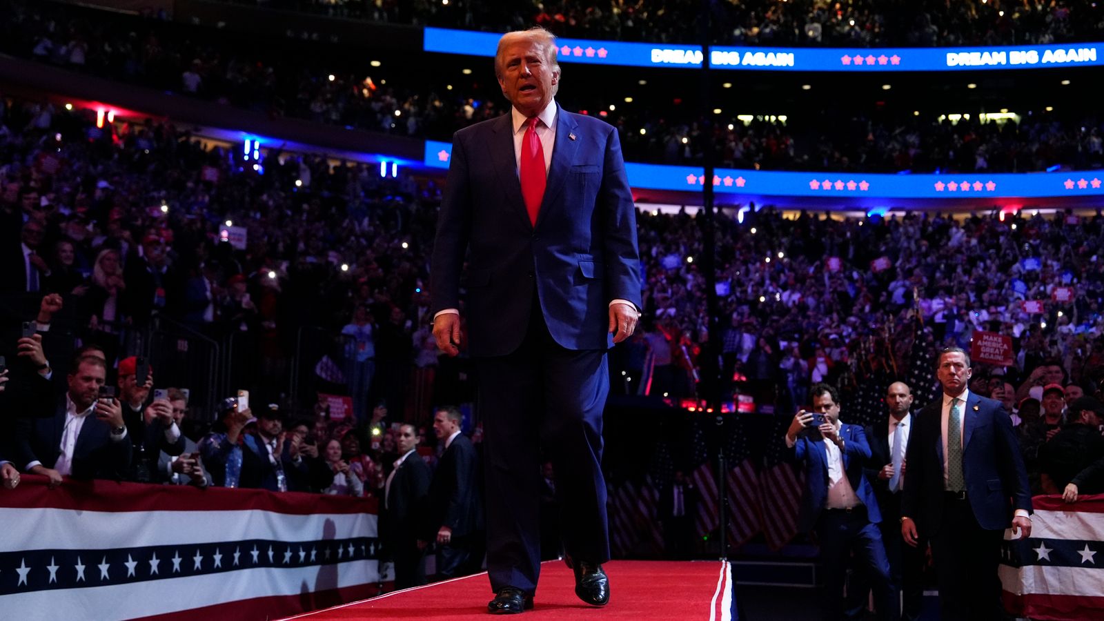 マディソン・スクエア・ガーデンでのトランプのファシスト集会