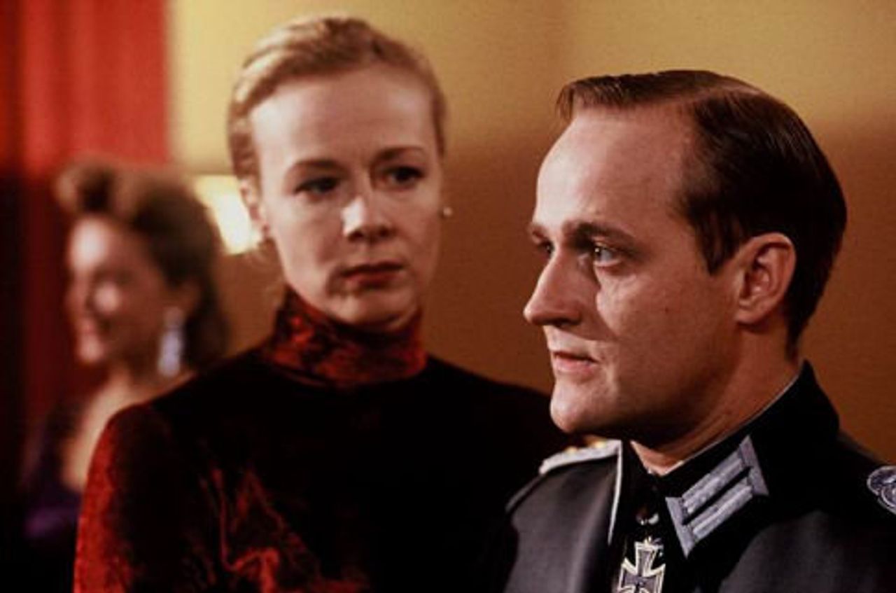 Tysk filmpris til Margarethe von Trotta, regissør av Rosa Luxemburg (1986)  og Rosenstrasse (2003) - World Socialist Web Site, image size:1280x847