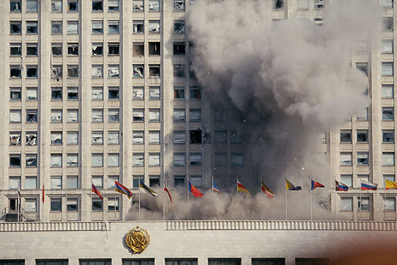 Il y a 25 ans: Eltsine ordonne le bombardement du parlement russe - World  Socialist Web Site