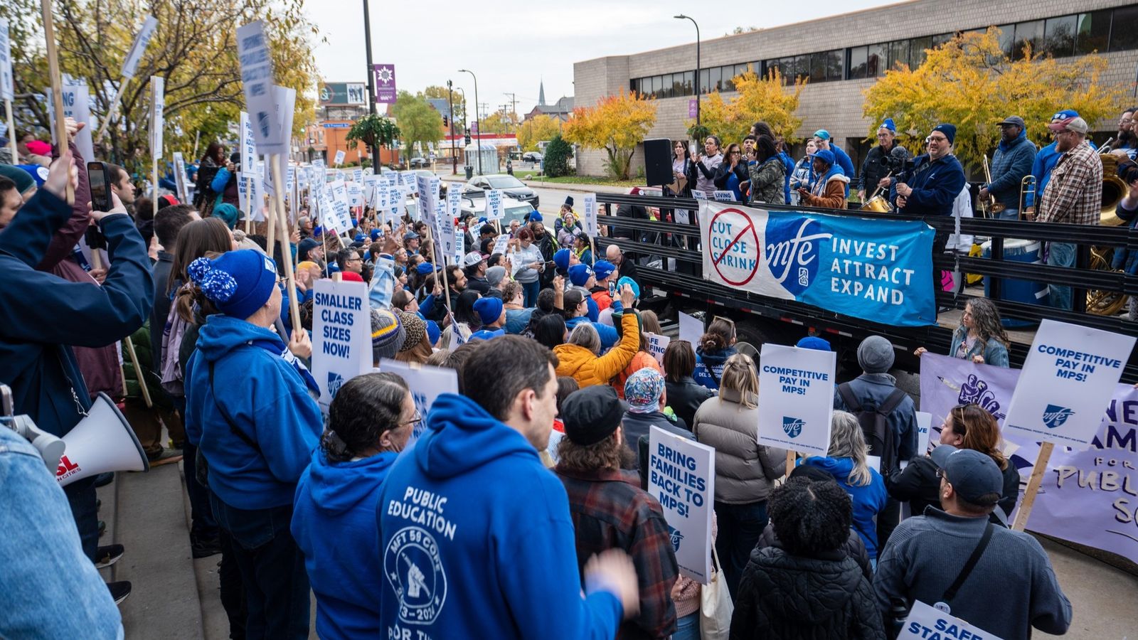 Minneapolis teachers overwhelmingly authorize strike