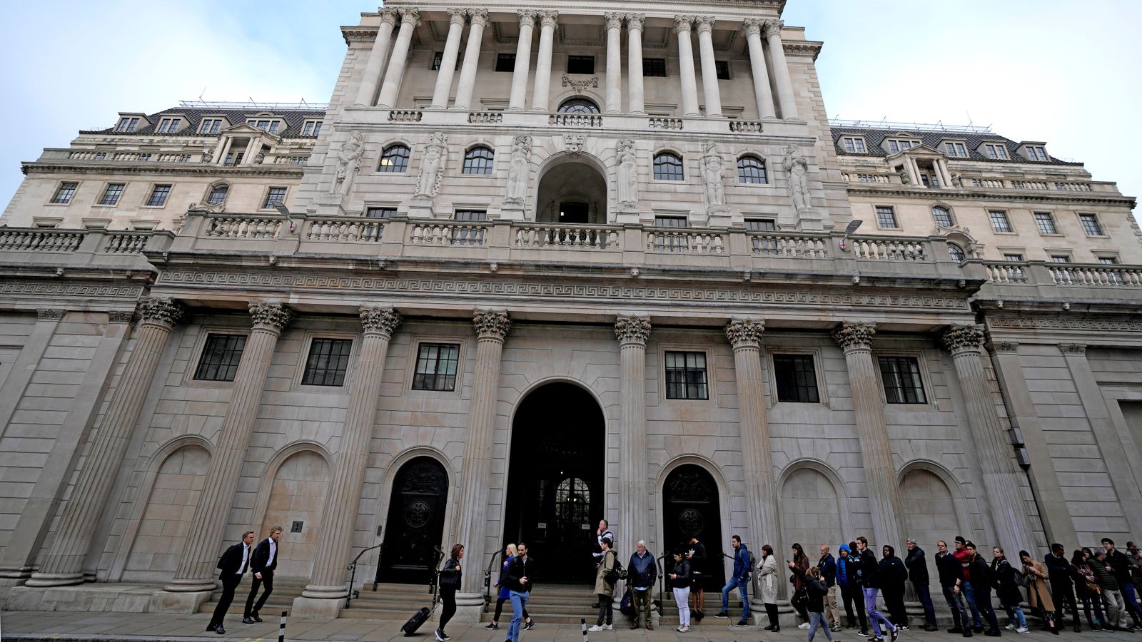 After the Bank of England intervention financial turmoil continues ...