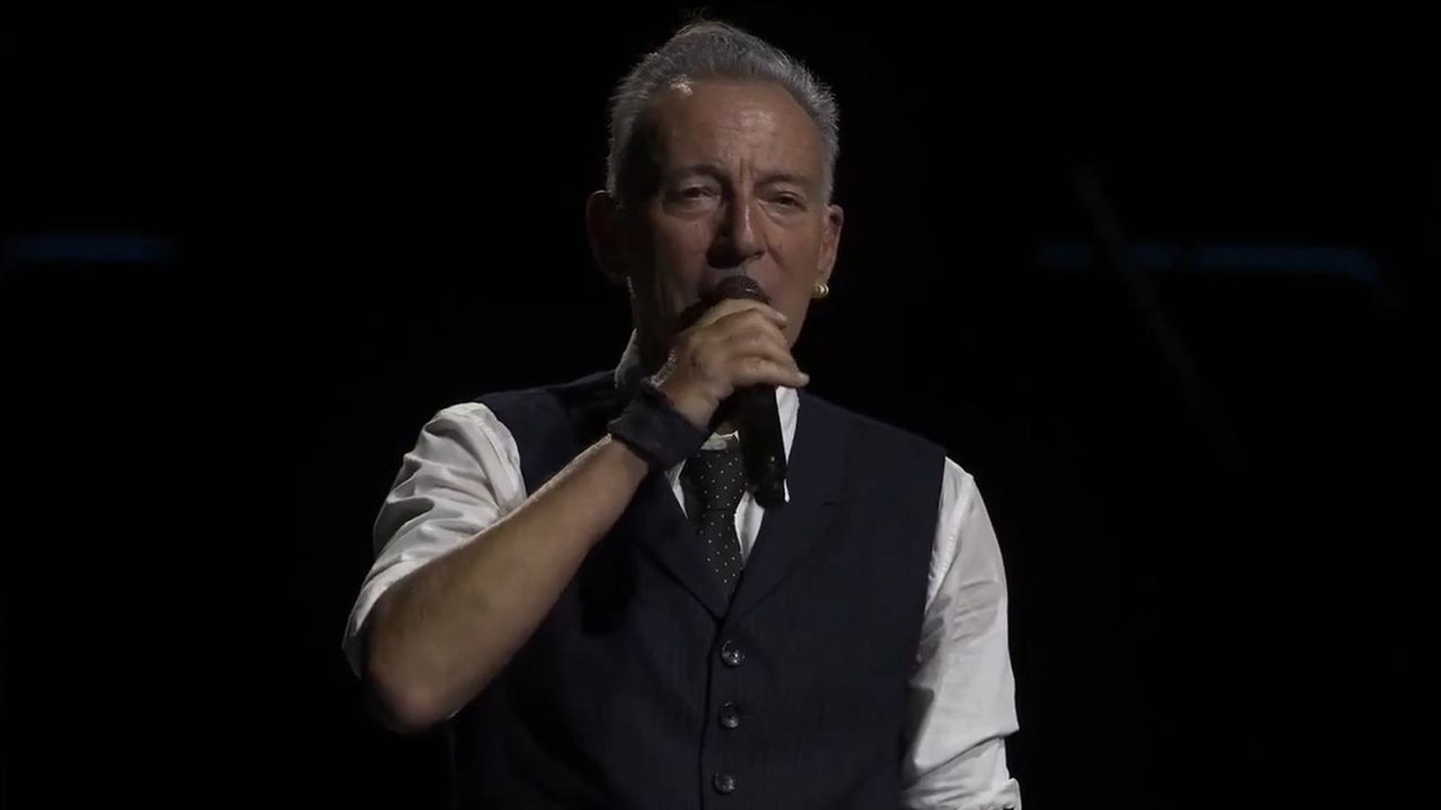 Bruce Springsteen denounces ICE “Gestapo tactics” in Minneapolis occupation