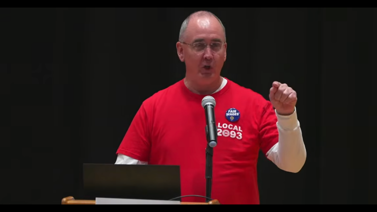 United Auto Workers rally in Three Rivers, Michigan aims to contain growing anger as American Axle workers face looming contract expiration