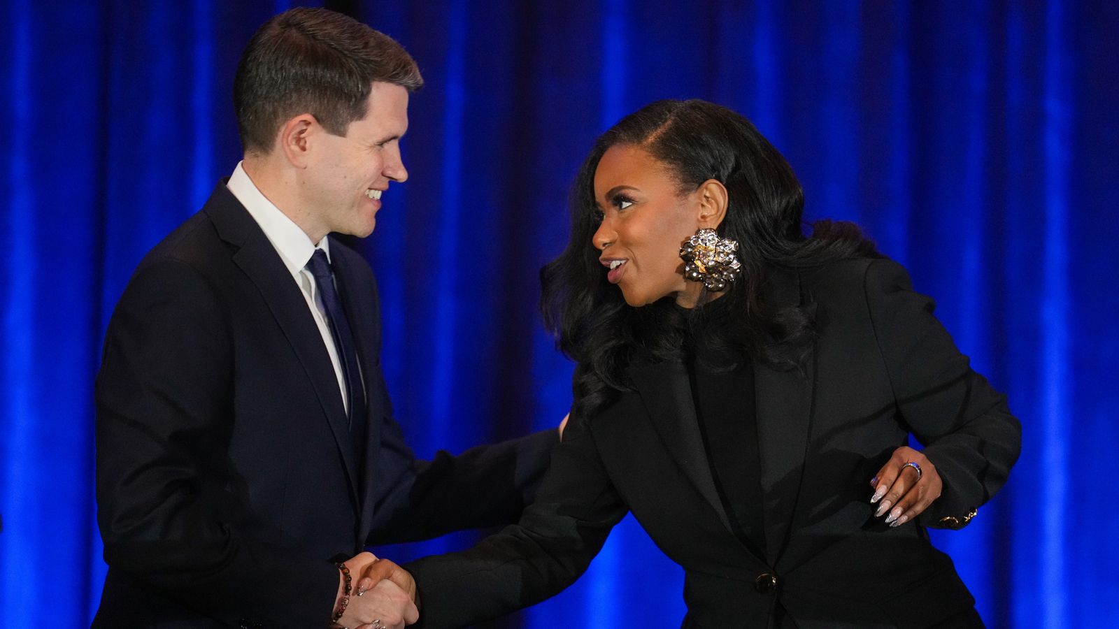 First primaries held in US mid-term election campaign