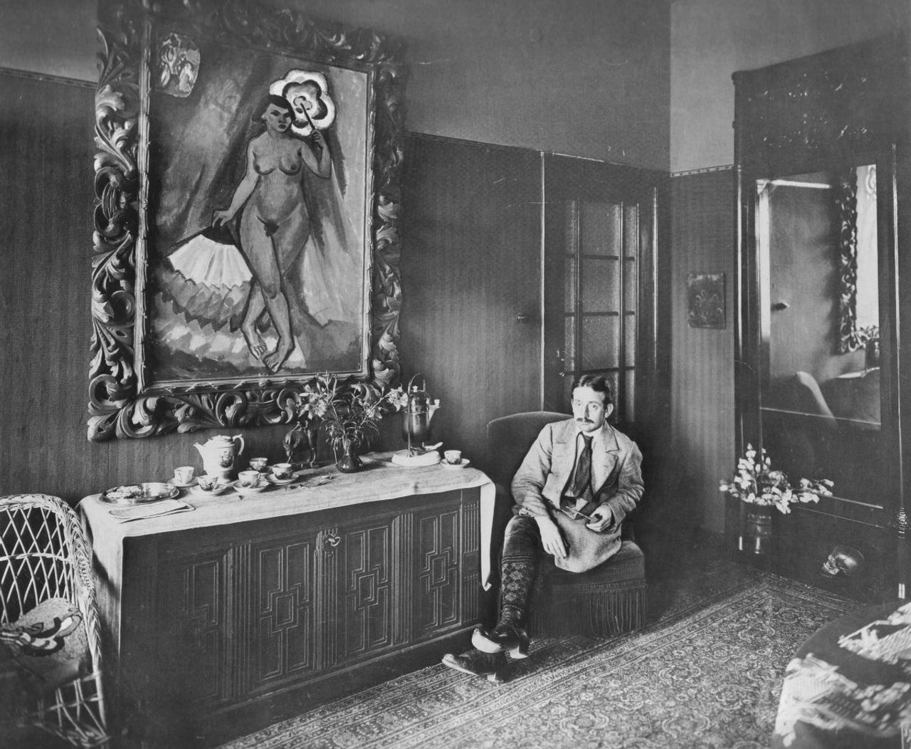 Max Pechstein in his house in Berlin-Zehlendorf, 1915