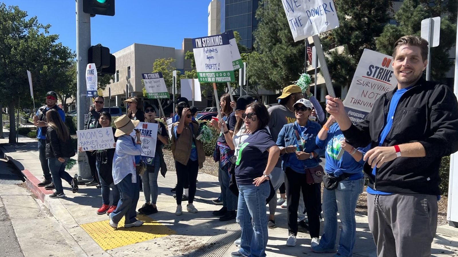31,000 Kaiser nurses prepare to walk out in California, Hawaii as conditions emerge for a general strike