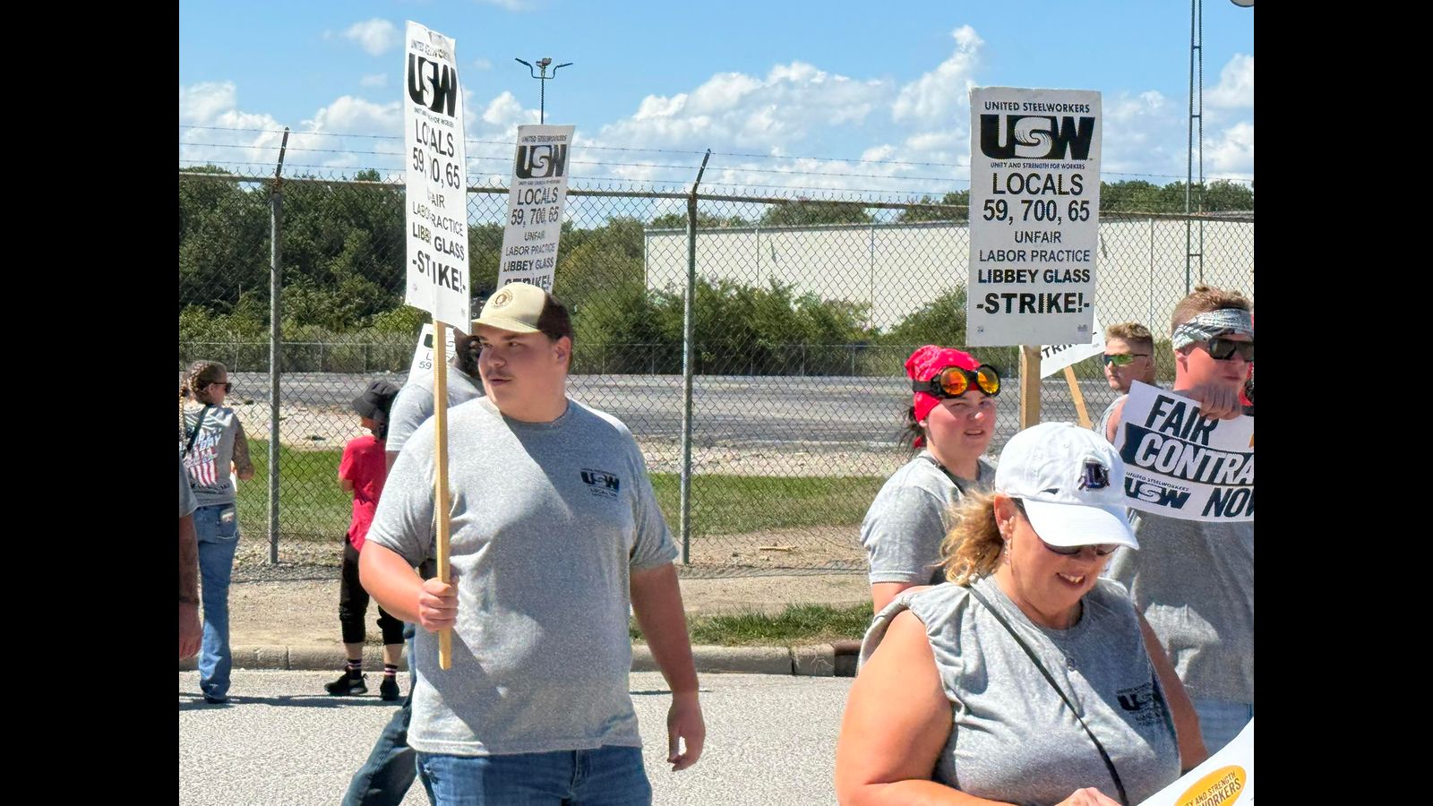 USW International cuts secret deal, calls snap vote in bid to break 3-month strike by Libbey Glass workers in Toledo, Ohio