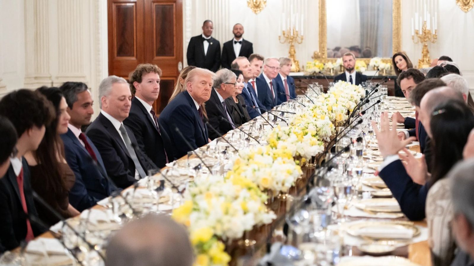 Amazon-UPS-und-Paramount-Global-streichen-zehntausende-Stellen-wirtschaftliche-und-soziale-Krise-in-den-USA-versch-rft-sich