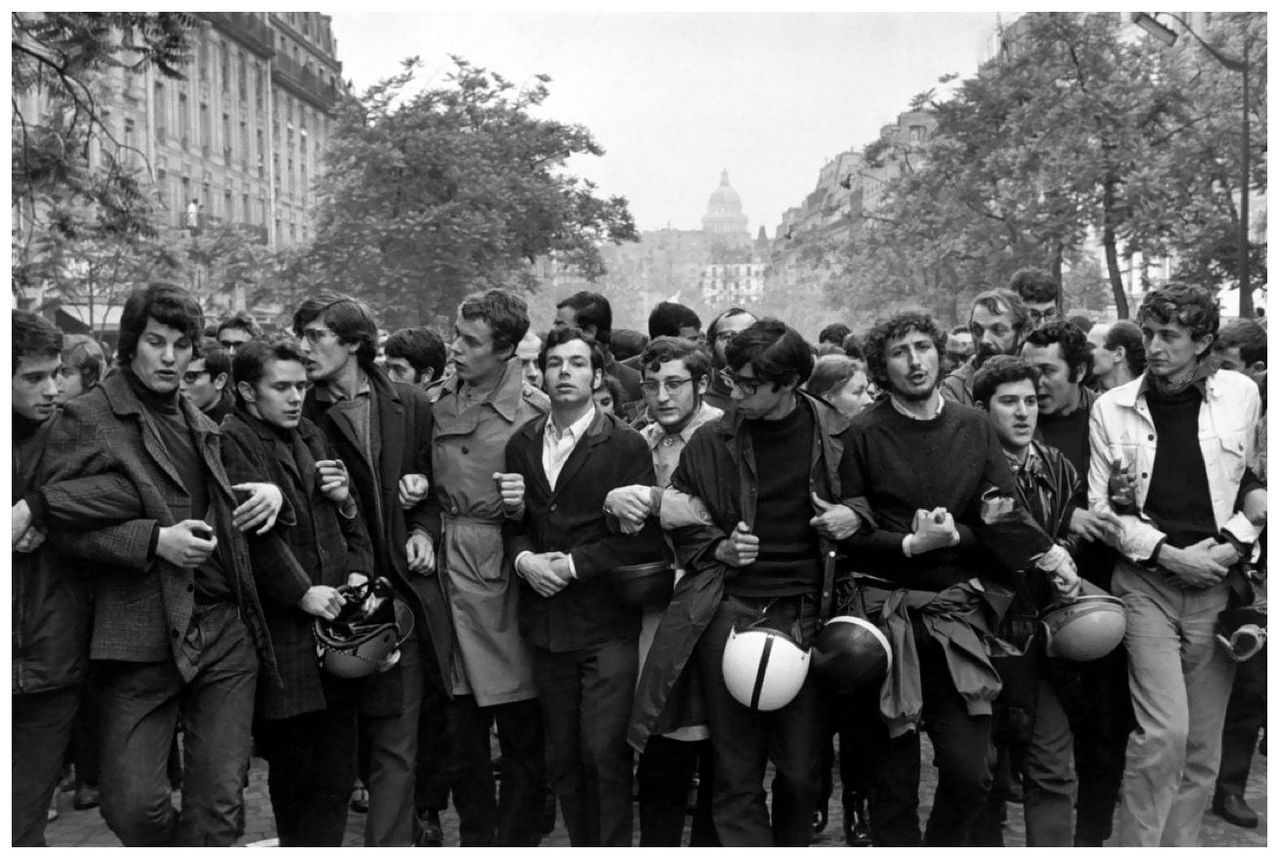 Революция 1960 х. Студенческие протесты 1968 Париж. Студенческие демонстрации Франция 1968гш. Студенческие протесты в ФРГ В 1968 году. Демонстрация в Париже. Май 1968 г..