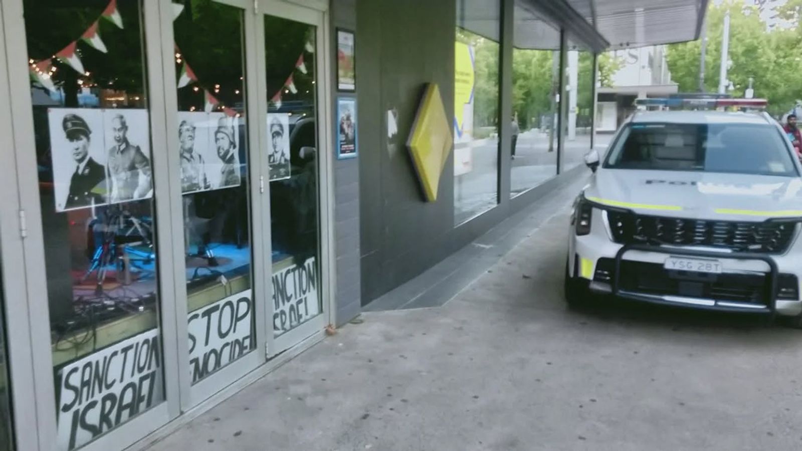 Australia: Police raid Canberra bar, seizing anti-fascist artwork under Labor’s new “hate speech” laws