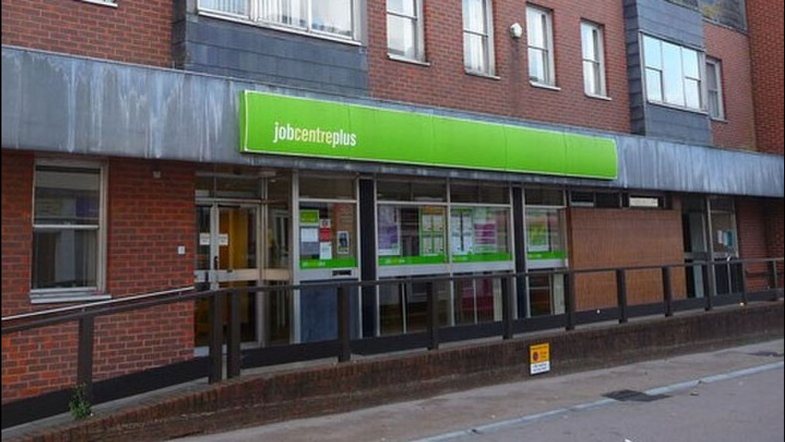 Unemployment to rise by a quarter of a million as Iran war hits UK economy