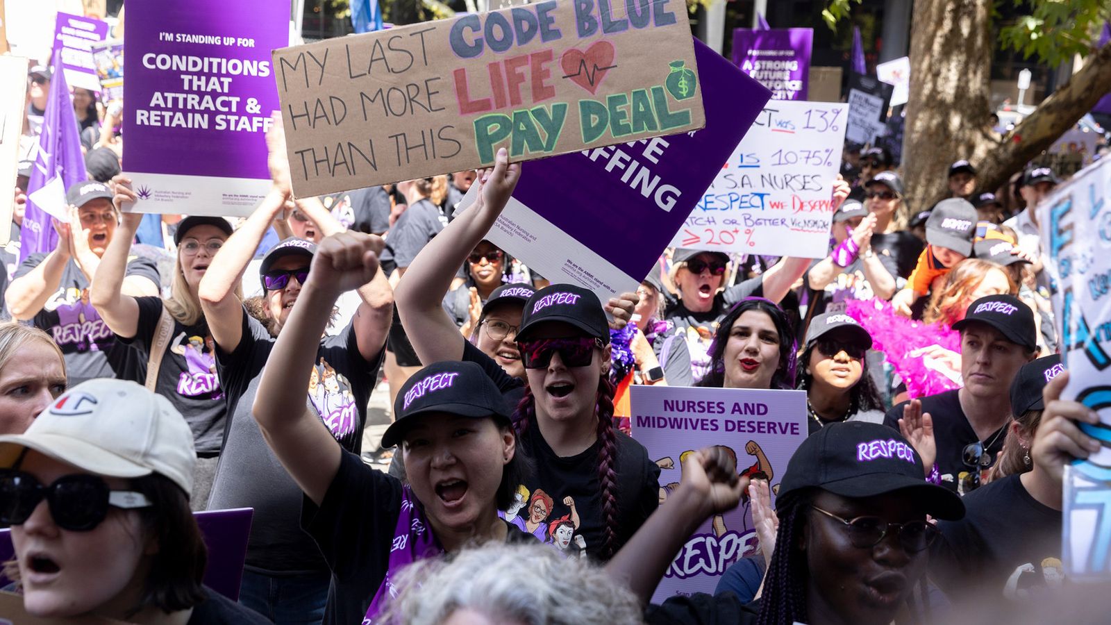 South Australian nurses to strike at Adelaide hospital over Labor government wage cuts