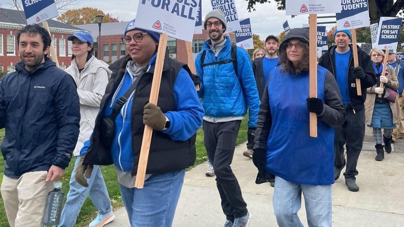 Die Lehrer in Portland treten in die zweite Woche des Streiks ein, da demokratische Politiker sich weigern, mehr Mittel für Schulen bereitzustellen