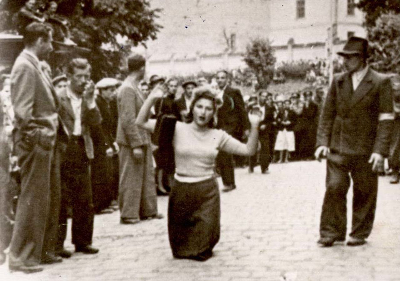 Наше последнее лето погром. Львовский погром евреев 1941. Еврейские погромы во Львове 1941 женщины. Львовский еврейский погром.