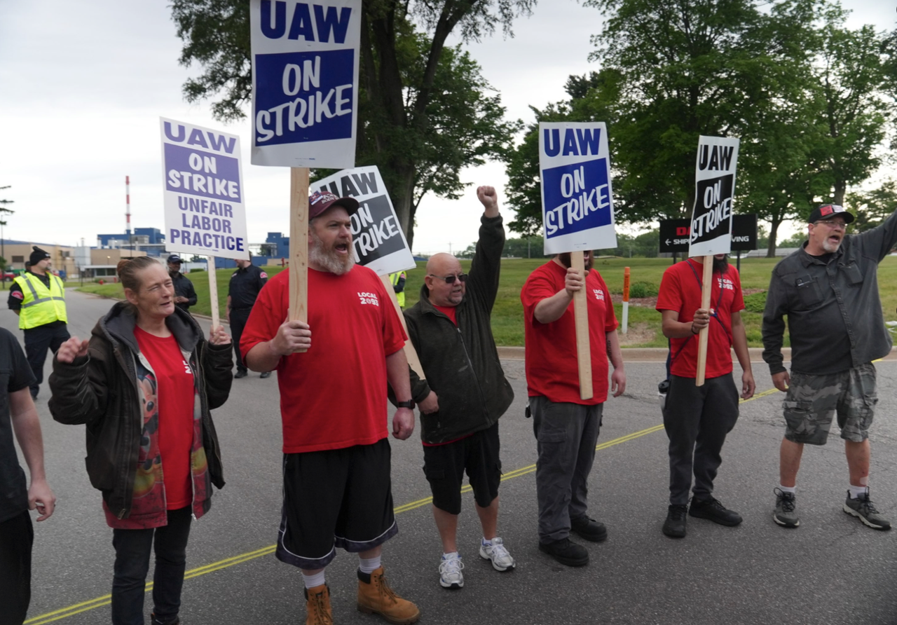 wsws.org - American Axle workers defy strikebreaking as workers press for broader walkout across auto industry