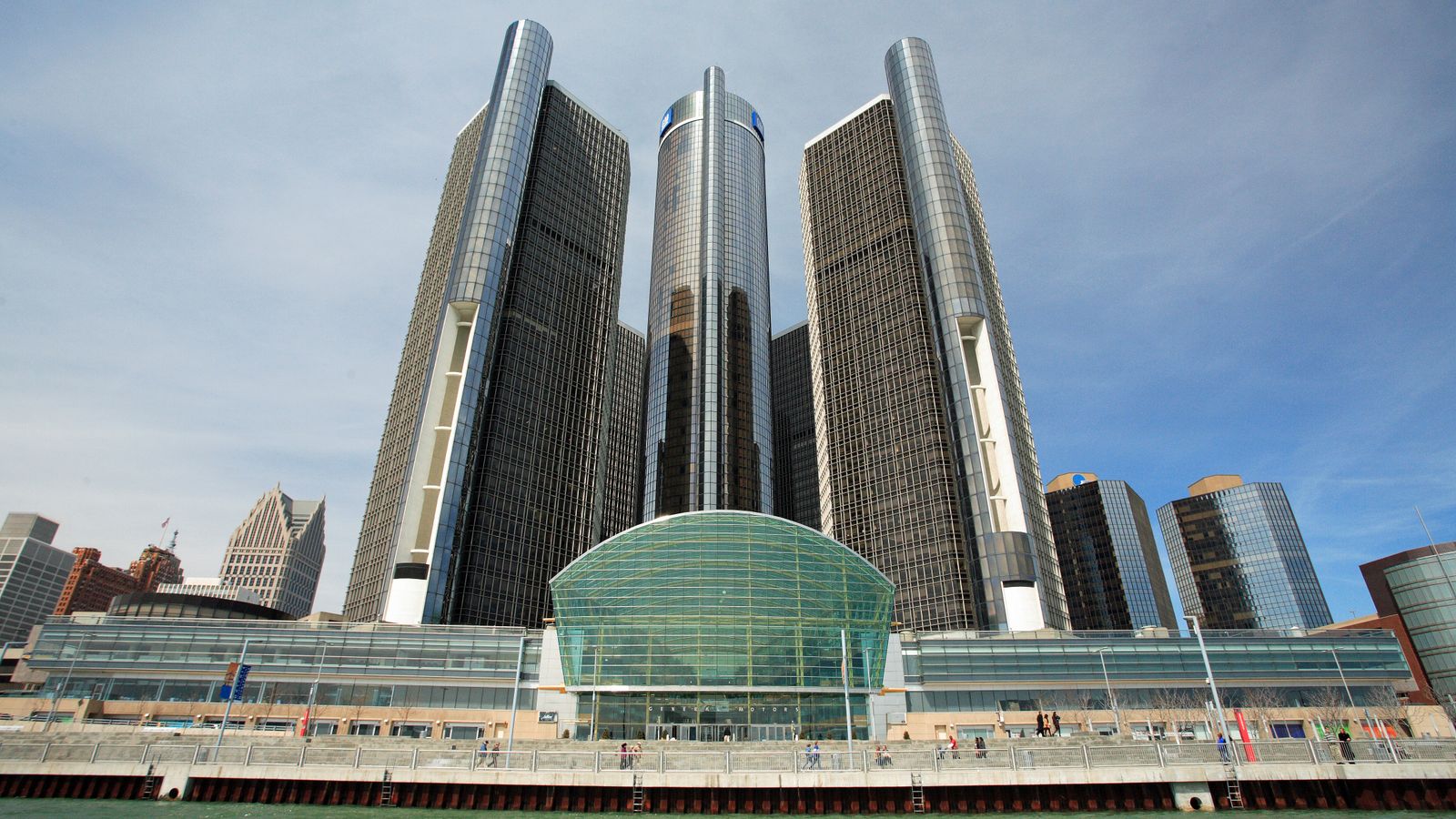 дж. ренессанс центр детройт. Renaissance center детройт. здание дженерал моторс в детройте. портмен, 1977 г.