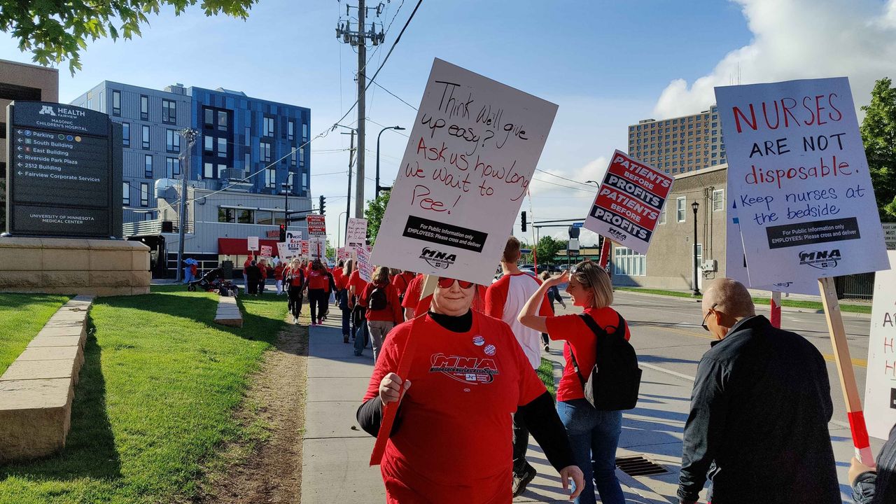 Minnesota union calls three-day walkout as 15,000 nurses press for open-ended strike