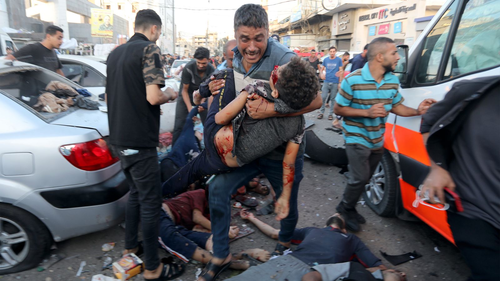 Israelische Streitkräfte bombardieren das Al-Shifa-Krankenhaus, während der Finanzminister eine ethnische Säuberung der Palästinenser aus Gaza fordert