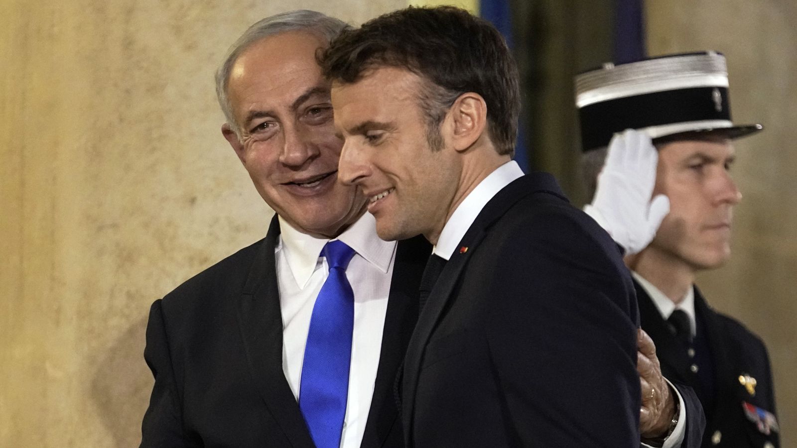 Macron reçoit Netanyahu à Paris pour planifier des livraisons d’armes israéliennes à l’Ukraine